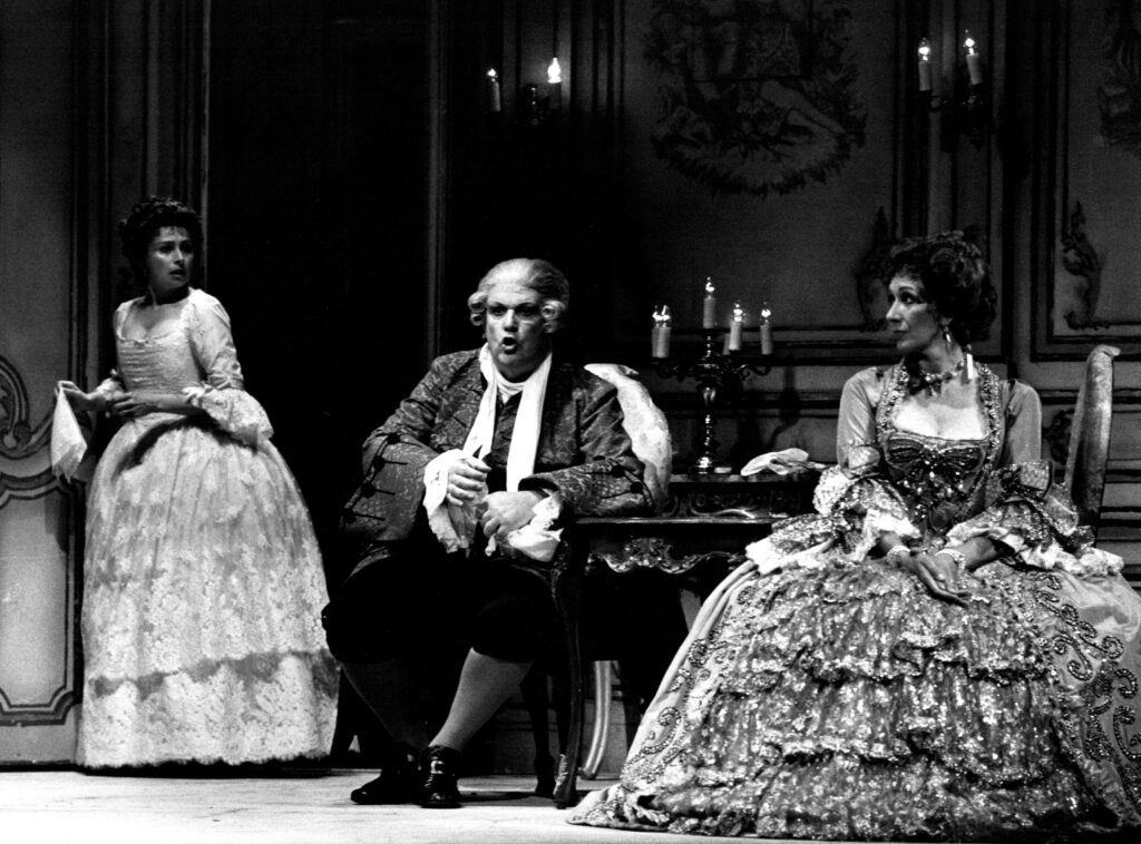 The other protagonists: Lott’s Marschallin (r.) with Lillian Watson as Sophie and Kurt Moll as Baron Ochs at Covent Garden in 1989